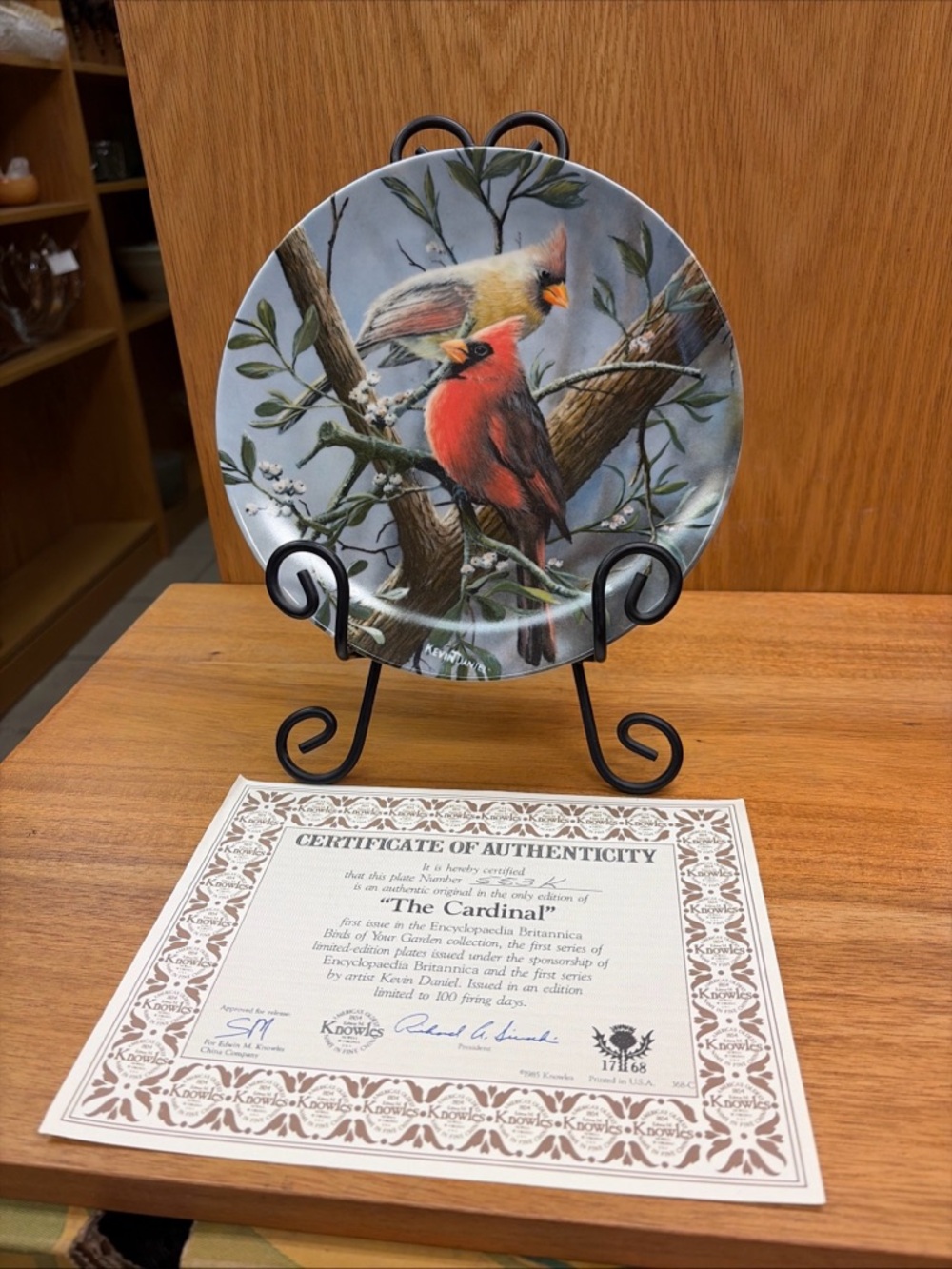 “The Cardinal” By Kevin Daniel Collector’s Fine China Plate 8.5” By Knowles